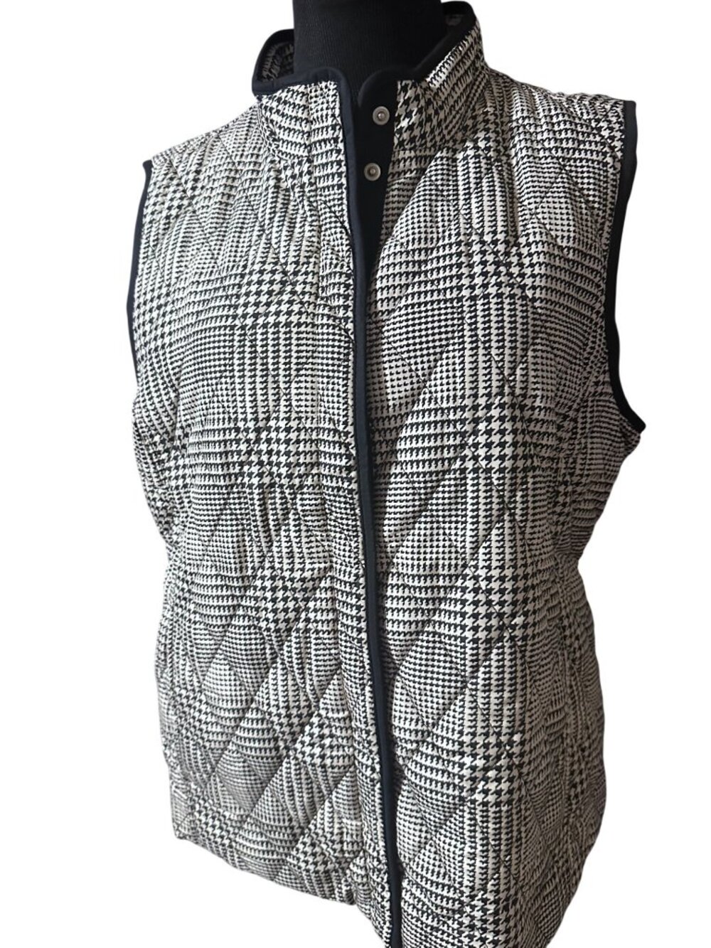 Croft & Barrow black and white houndstooth quilted vest size L